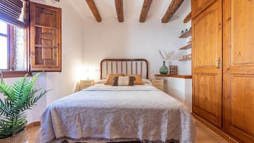 4 camere, ferro/asse da stiro, Wi-Fi gratuito, lenzuola