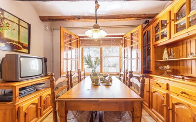 Chalet 'Ca La Rosalia' with Mountain View, Private Pool, Garden & Wi-Fi