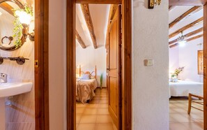 4 Schlafzimmer, Bügeleisen/Bügelbrett, kostenloses WLAN, Bettwäsche