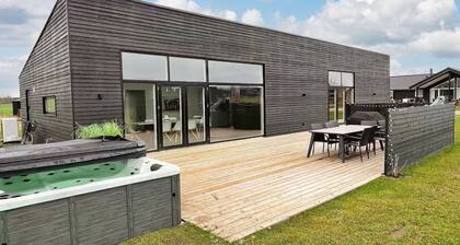 "Aatami" - 500m from the sea by Interhome