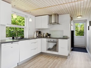 Fridge, dishwasher, cookware/dishes/utensils