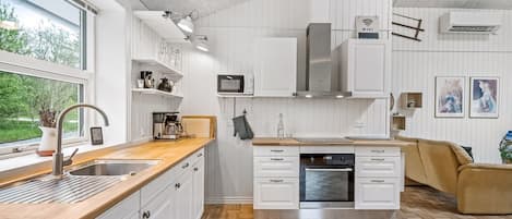 Frigorifero, microonde, forno, lavastoviglie