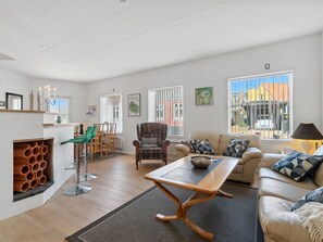 Télévision, cheminée