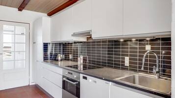 Køleskab, mikrobølgeovn, ovn, opvaskemaskine