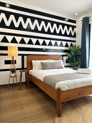 Suite supérieure | Décor unique, ameublement unique, bureau