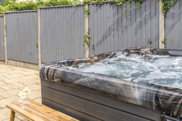 Fresh Escapes - Greenacre - Teignmouth - hot Tub - Sleeps 10