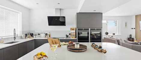 Fresh Escapes - Greenacre - Teignmouth - hot Tub - Sleeps 10