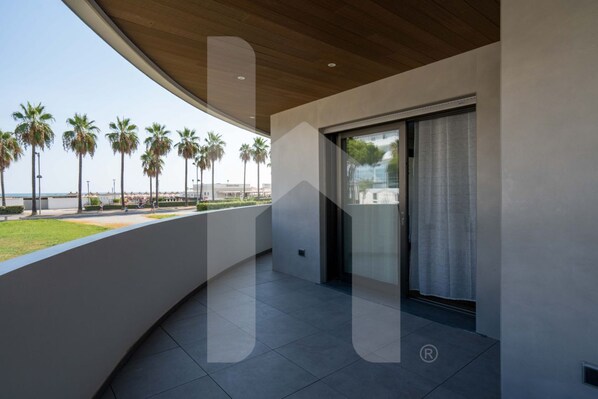 Property grounds - WaterFront - Modern, stylish and bright waterfront apartment (Montesilvano)
