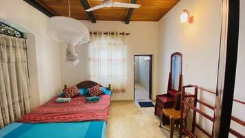 Rom – classic, 1 queensize-seng, ikke-røyk, 1. etasje | Sengetøy av topp kvalitet, dundyner og senger med Select Comfort-madrass