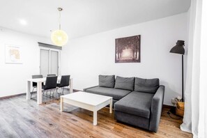 TV, offices - Paseo de Gracia Modern and cozy 3BD - 2BTh (Barcelona)