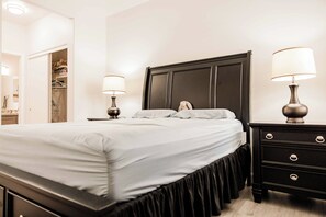 2 عدّة غرف نوم ومكتب وواي فاي مجانًا وملاءات أسرّة