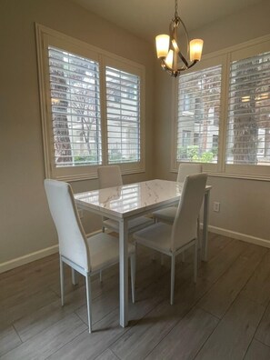 تناول الطعام