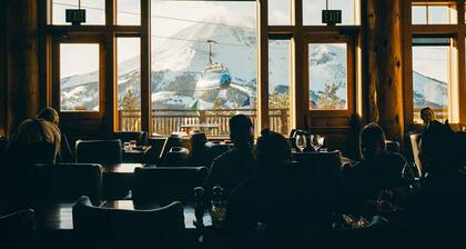 Silverbow Snowlight - Big Sky Nordic Trails & Golf + Hot Tub, Pool & Sauna