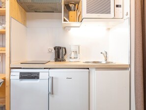 Fridge, microwave, dishwasher, coffee/tea maker