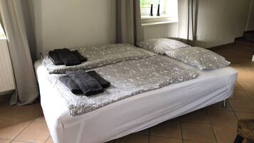 1 Schlafzimmer, Schreibtisch, Bügeleisen/Bügelbrett, kostenloses WLAN