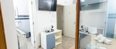 Superior Room | 1 bedroom, minibar, in-room safe, desk