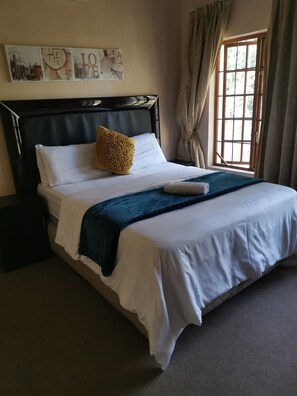 Classic Double Room | Free WiFi - 97 High Road Guest house  (Edenvale)
