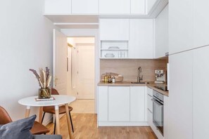 Refrigerador, horno, parrilla de estufa y lavavajillas