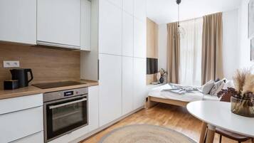 1 bedroom, iron/ironing board, travel crib, WiFi