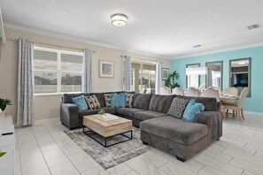 Televisio, videopelejä, työhuone