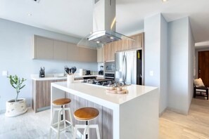 Fridge, microwave, oven, stovetop