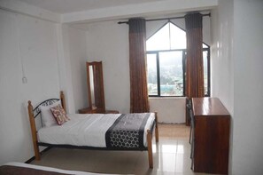 9 slaapkamers, een strijkplank/strijkijzer, wifi
