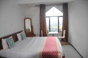 9 bedrooms, iron/ironing board, WiFi