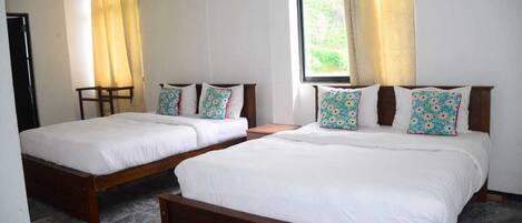 9 bedrooms, iron/ironing board, WiFi