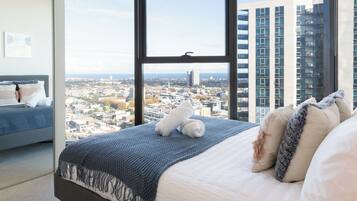 Deluxe Apartment | 3 bedrooms, desk, iron/ironing board, cribs/infant beds