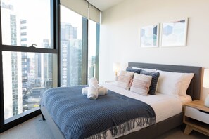 Deluxe Apartment | 3 bedrooms, desk, iron/ironing board, cribs/infant beds