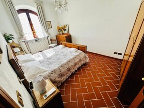 2 quartos, ferros/tábuas de passar roupa, Wi-Fi de cortesia