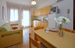 Interior - Holiday apartment mit Klimaanlage und Balkon (Bibione)