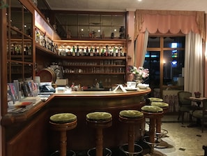 بار (في المنشاة)