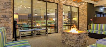 希爾頓阿爾科亞諾克斯維爾機場惠庭套房飯店