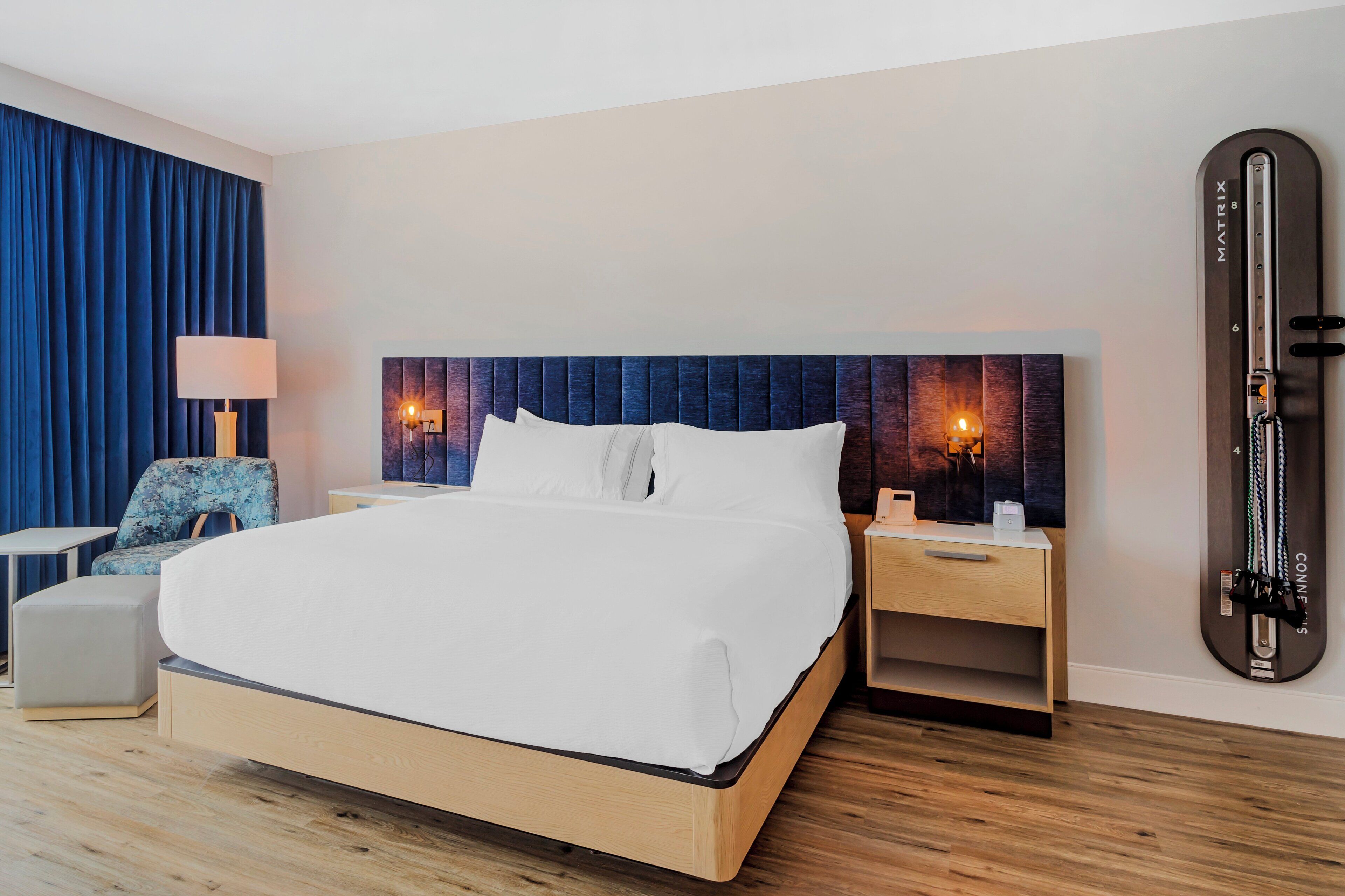 Premium Room, 1 King Bed (Trainer) | 1 bedroom, premium bedding, pillowtop beds, in-room safe