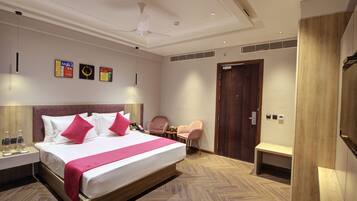 Habitación superior | 1 dormitorio, ropa de cama de alta calidad, caja fuerte y escritorio