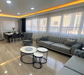 Deluxe Twin Room | Living area - Lumiera Suites Hotel (Bursa)