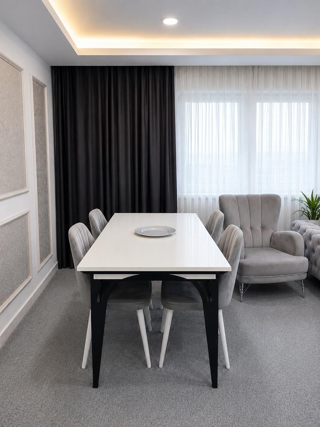 Deluxe Twin Room | Living area | Flat-screen TV