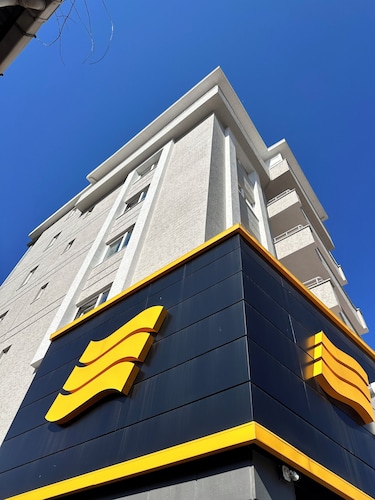 Lumiera Suites Hotel