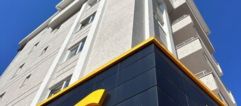 Lumiera Suites Hotel