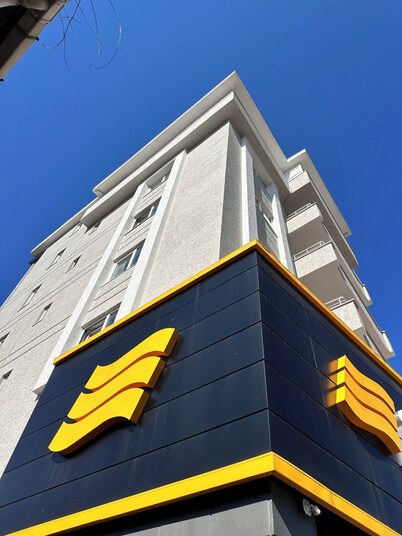 Lumiera Suites Hotel