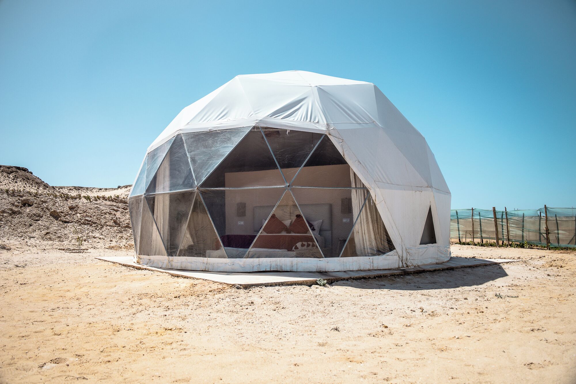 Literie de qualité supérieure, draps fournis