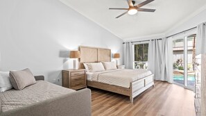 4 bedrooms, desk, iron/ironing board, travel cot - Charming house near AMI: Comfort, Style, and Sun  Soaked Fun | Private | Pets OK (Bradenton)