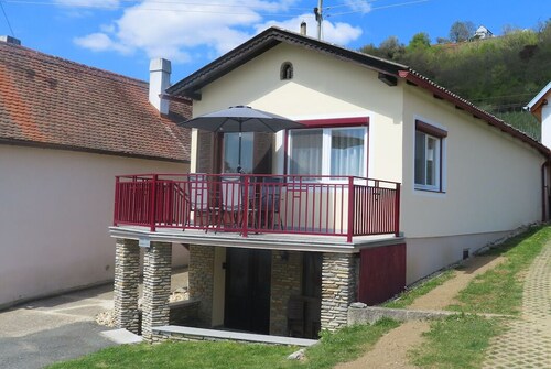 Cute holiday home at the foot of the Eisenberg vineyard