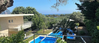 Villa George, on Beach Front