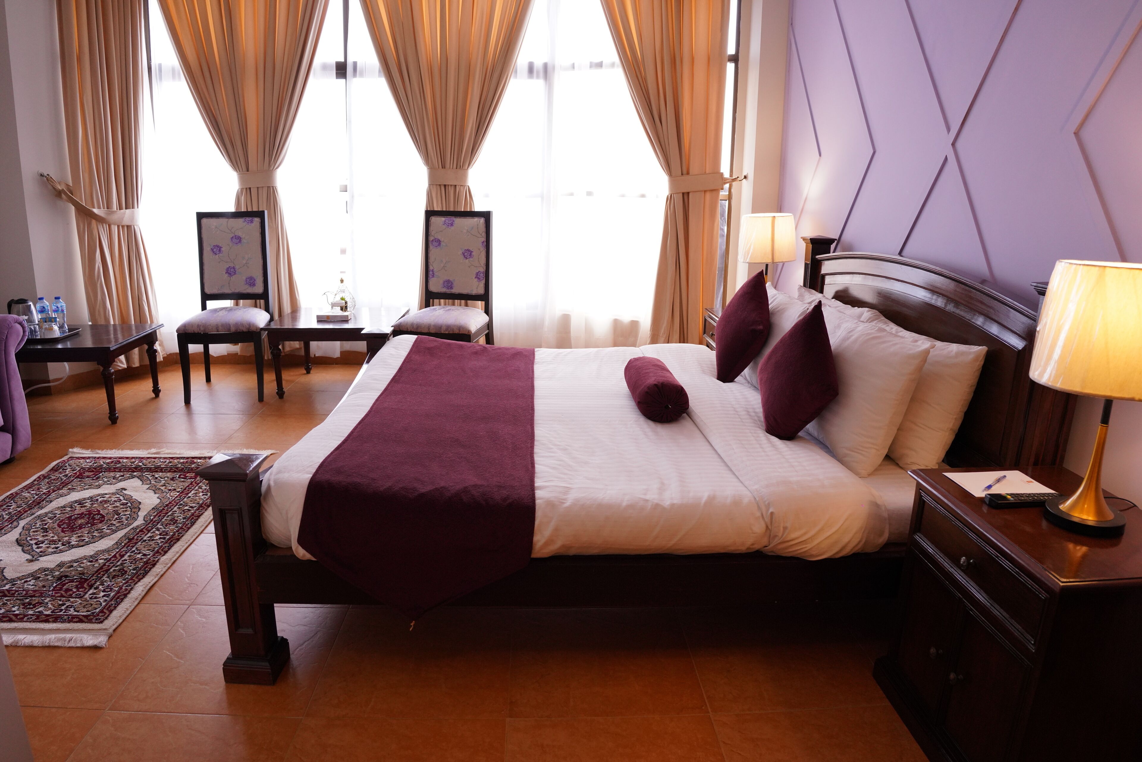 تجهيزات عازلة للصوت ومكواة/لوح كي وواي فاي مجانًا