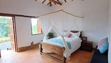 1 bedroom, desk, iron/ironing board, free WiFi