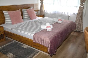 双人房或双床房 | 熨斗/熨板、免费 WiFi