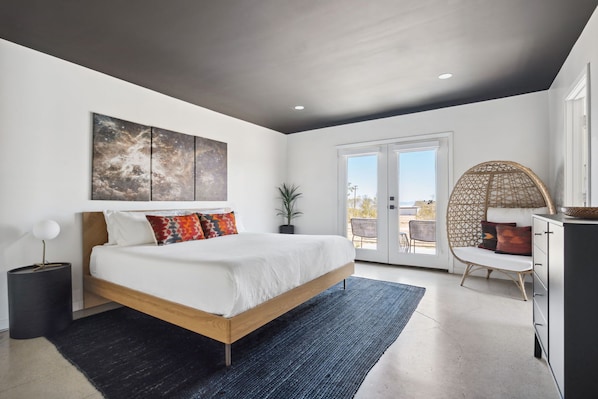 4 bedrooms, iron/ironing board, travel cot, WiFi