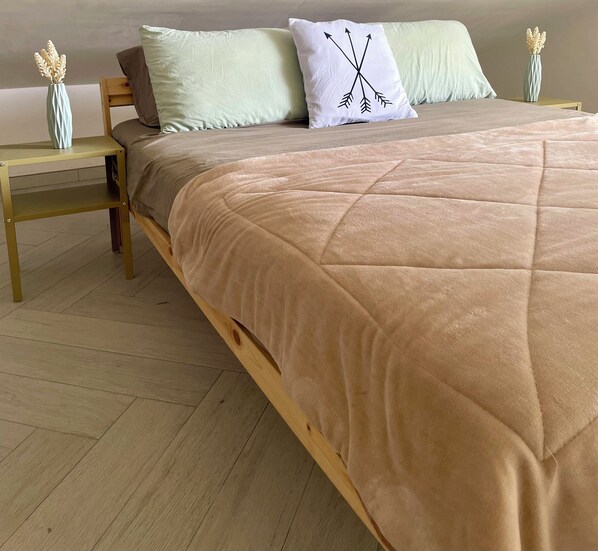 3 slaapkamers, een strijkplank/strijkijzer, wifi, beddengoed